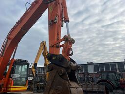 Komatsu HB 215 LC-1