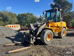 Volvo L30G Wheel Loader w/ Bucket and Forks. 2100 hours!
