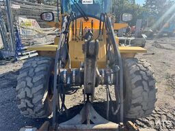 Volvo L30G Wheel Loader w/ Bucket and Forks. 2100 hours!