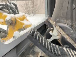 Wacker Neuson 6503 with 3 excavator buckets