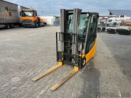JUNGHEINRICH EFG 215 / Triplex: 4.25m! / SS /  4.029h