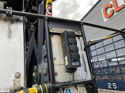 Mercedes-Benz Axor 1828 GSR 32 Meter hoogwerker met Jib