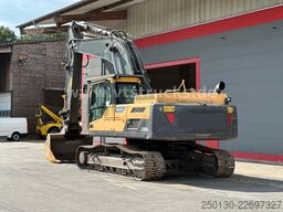 VOLVO EC300DN Kettenbagger mit Tieflöffel