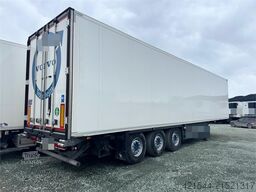 Schmitz SKO 24 refrigerated box semi-trailer with freezer