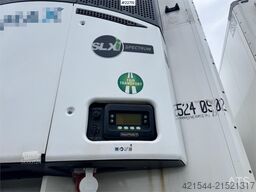 Schmitz SKO 24 refrigerated box semi-trailer with freezer