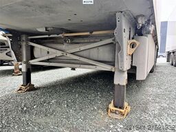 Schmitz refrigerated/freezer semi-trailer with unit – trai