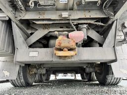 Schmitz refrigerated/freezer semi-trailer with unit – trai