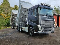 Volvo FM 540 with Maur triple trailer
