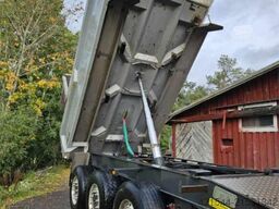 Volvo FM 540 with Maur triple trailer