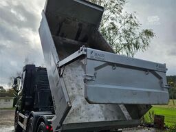 Volvo FM 540 with Maur triple trailer