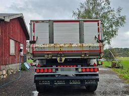 Volvo FM 540 with Maur triple trailer