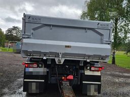 Volvo FM 540 with Maur triple trailer