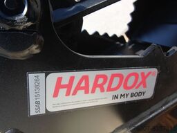 Menzi Muck UG 02 Universalgreifer Sortiergreifer