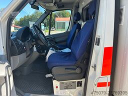 MERCEDES-BENZ Sprinter 516 / RTW / Trage Liege