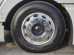 MAN TGX 26.480 / 6x2 / BDF Igloocar