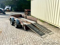  Köper Anhänger mit Verladerampen / TÜV 01/28