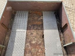  Köper Anhänger mit Verladerampen / TÜV 01/28