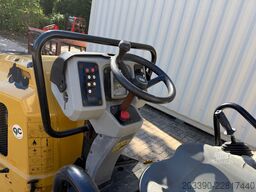 CATERPILLAR CB2.7 / 2018 BJ / 845 H / 2.5 Tonnen