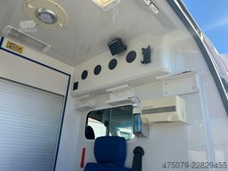 MERCEDES-BENZ Sprinter 316 / Trage Liege Rampe