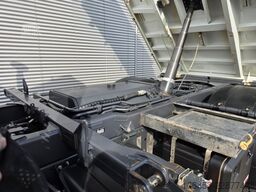 IVECO Euro Cargo 180-320 Kipper Kran Funk öelanschluss