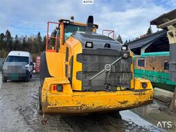Volvo L180H Wheel Loader w/ Bucket.