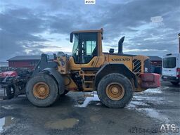 Volvo L90F wheel loader w/ Volvo gravel bucket. WATCH VI