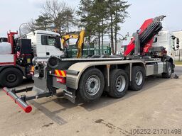Volvo FMX 500 8x4 TRIDEM HOOKLIFT + CRANE HMF 2320 K4...