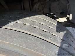 DAF CF 230 + DHOLLANDIA LOADLIFT + 19 TON + BOX 7,4...