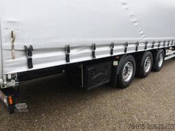 Wielton Mega Trailer with Terberg King Lifter contructi...