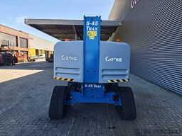 Genie S-45 Trax 4x4