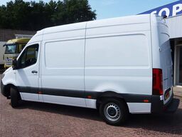Mercedes-Benz Sprinter 317 Koel/Vries L2/H2 220 Volt stekker