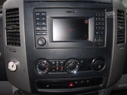 Mercedes-Benz 519 CDI V6 Motor 519 CDI V6 Motor + B.E Trailer