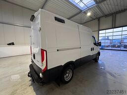 IVECO Daily 50C18 Kastenwagen *Navi*Ahk**