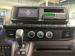 FUSO Mitsubishi eCanter 7C18 M-Bat Abroller Container