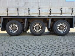 SCHMITZ CARGOBULL SCS 24/L - 13.62 M B  / Hubdach / Liftachse