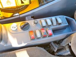 KOMATSU PW 160-11 Straßenzulassung + Anhängerkupplung