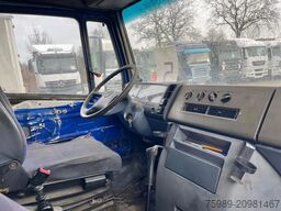 Mercedes-Benz Vario 812D closed box