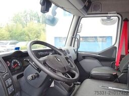 RENAULT D 14 SLEEPER CAB