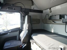 MAN TGX 33.580 6x4 tractor unit / GVM 70000