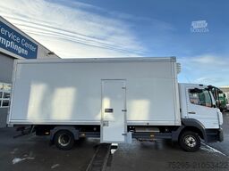 Mercedes-Benz Atego  818 L Mitsubishi TDJ600 seitliche Treppe