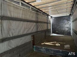 Tyllis Jumbo curtain side semi-trailer