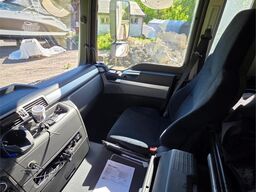 MAN TGM 15.250 Box Truck with Refrigeration/Freezer Un