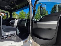 MAN TGM 15.250 Box Truck with Refrigeration/Freezer Un