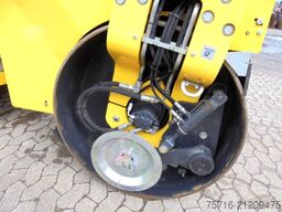 Bomag BW 138 AD-5 inkl. Splittstreuer