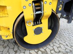 Bomag BW 138 AD-5 inkl. Splittstreuer