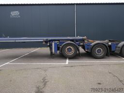 Renders ROC18.27 3 axle LZV container transport trailer