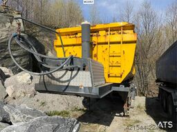 Maur Bilpåbygg 3-axle tipping semi-trailer for sale as a repair o