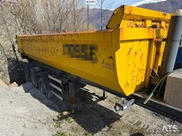 Maur Bilpåbygg 3-axle tipping semi-trailer for sale as a repair o