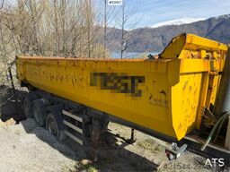 Maur Bilpåbygg 3-axle tipping semi-trailer for sale as a repair o