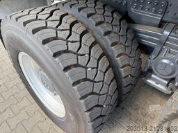 MERCEDES-BENZ Arocs 4145 8X6 Kipper Schwarzmüller